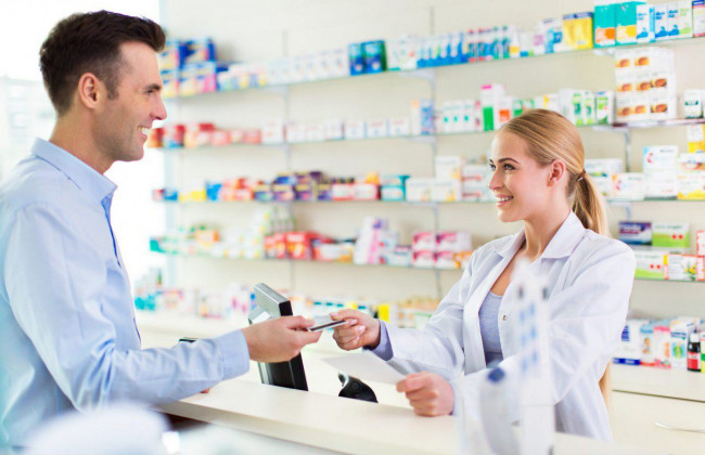 Спецстаж и пенсия за выслугу лет для аптечных работников: разъяснение ВС