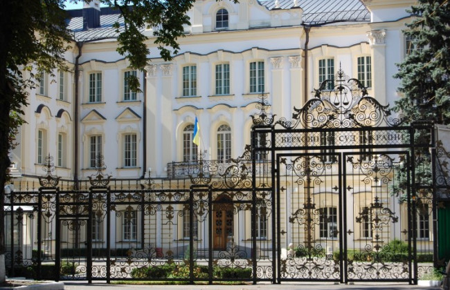 Зачисление стажа секретаря в стаж работы в области права: вывод ВС