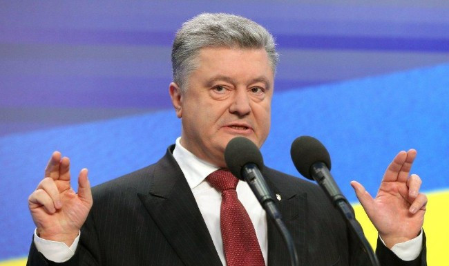 Порошенко намерен продлить особый порядок на Донбассе