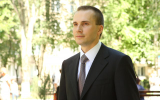 Сын экс-президента Януковича угрожает СБУ судебным иском