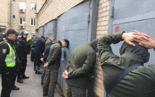 Депутата под Киевсоветом облили зеленкой