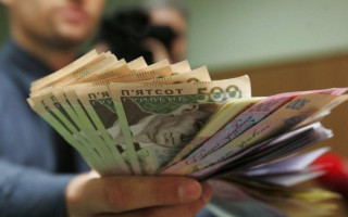 Повышение зарплат учителям: кто, когда и сколько получит