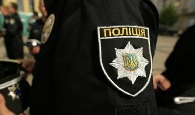 В Киеве мужчина под видом полицейского грабил студентов