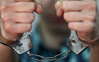 Издевались над гражданами: в Харькове задержали группу полицейских