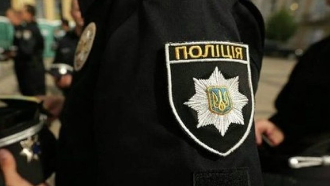 В Киеве мужчина под видом полицейского грабил студентов