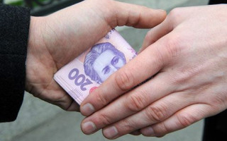 Требовал деньги за досрочное освобождение: СБУ задержала начальника колонии