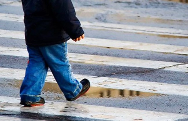 Женщина палкой жестоко избила 7-летнего мальчика