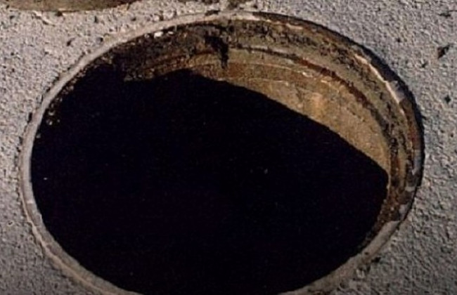 Ужасная ловушка: ребенок упал в 8-метровый яму в Днепре