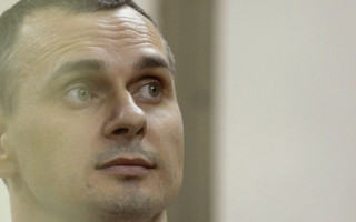 ЕС требует немедленно освободить Сенцова