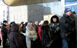 Пенсии и соцвыплаты переселенцам: новое решение госадминистрации в Донецкой области