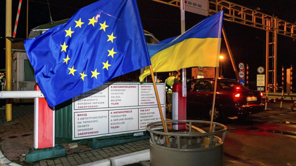 Сайт «Миротворец» опубликовал список украинских чиновников с двойным гражданством