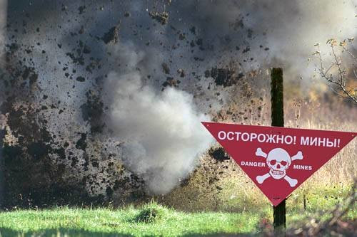 «Минус три» : боевики на Донбассе подорвались на собственных минах