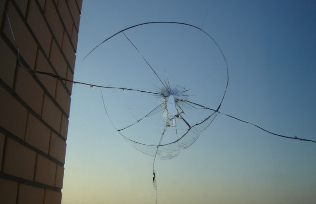 Неизвестные обстреляли квартиру пресс-секретаря Омеляна в Киеве