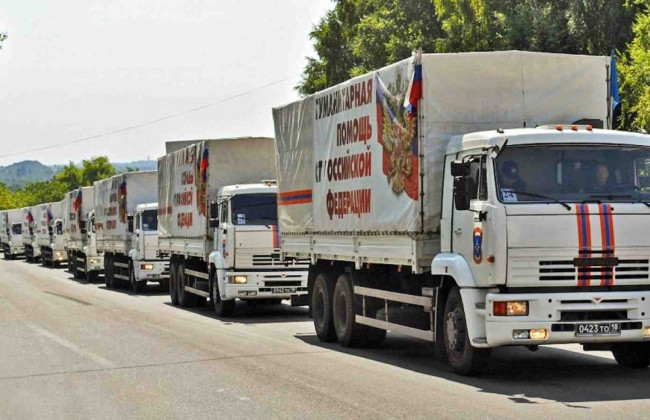 «Рулет с опарышами»: офицер ВСУ показал отвратительную «гумпомощь» РФ