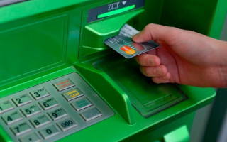 ПриватБанк приостановит обслуживание всех операций с платежными картами