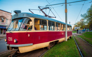 Масштабная авария в Днепропетровской области: трамвай протаранил три легковушки