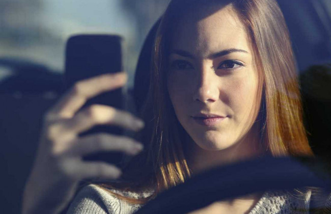 Авария в прямом эфире: девушка врезалась в джип во время стрима в Instagram