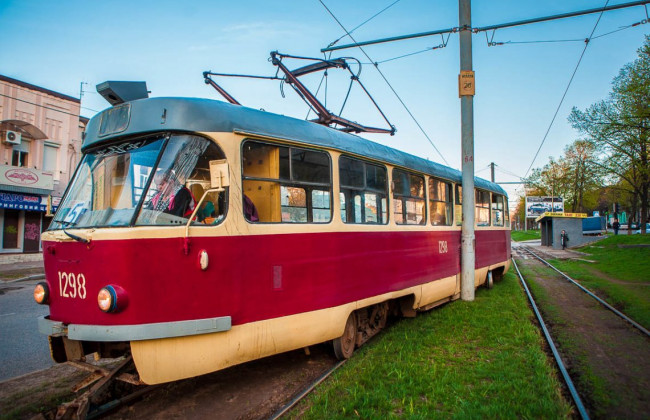 Масштабная авария в Днепропетровской области: трамвай протаранил три легковушки