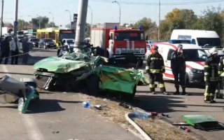 Две девушки погибли, парень лишился ног: страшное ДТП в Киеве