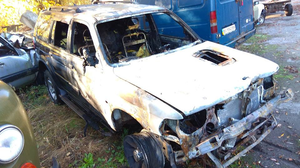 Неизвестные сожгли автомобиль активиста в Глухове