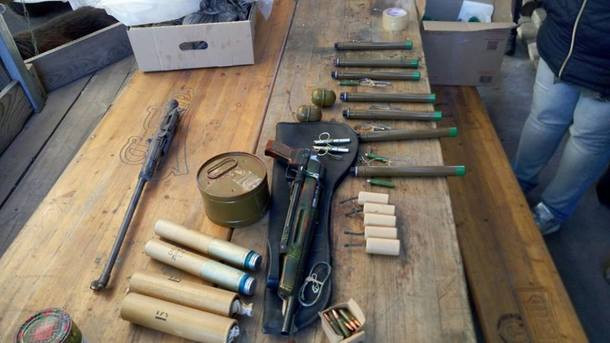 Вывозил оружие из зоны ООС и продавал: полиция задержала жителя Днепра