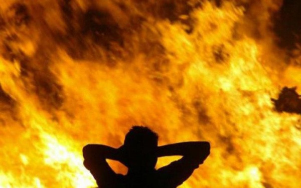 Сгорели и машины соседей: в Коцюбинском сожгли автомобиль работницы сельсовета