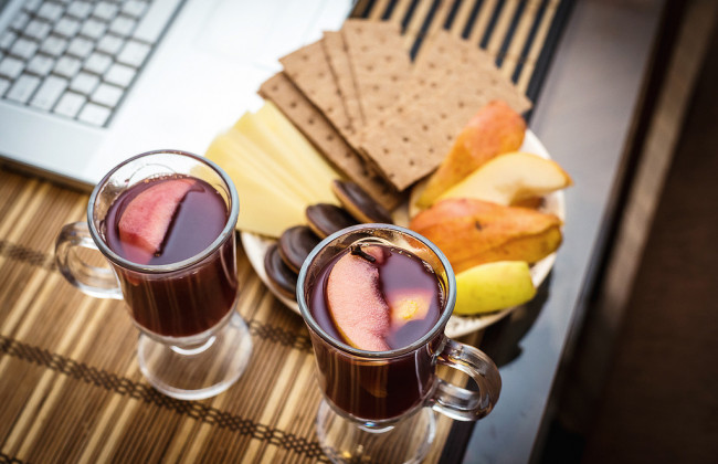 Топ-8 напитков, которые согреют осенью