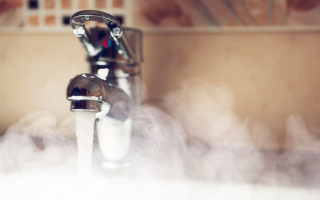 Гаряча вода вже з’явилась на Троєщині та Лісовому масиві: скільки чекати іншим киянам