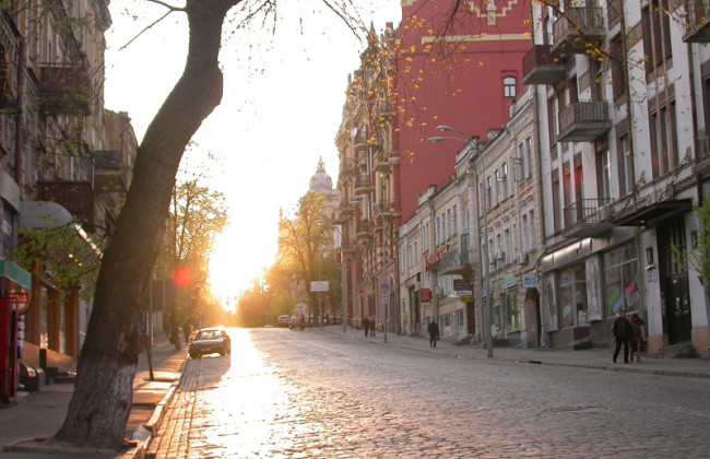 С молотком и ножом: мужчину, который бегал за детьми, арестовали