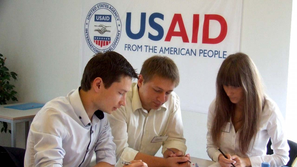 США окажут помощь украинским предпринимателям на Донбассе