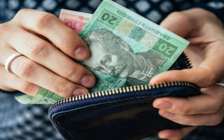 Профспілкова акція протесту: Міклош розповів, коли почнуть зростати зарплати