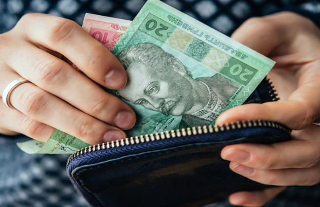 Профспілкова акція протесту: Міклош розповів, коли почнуть зростати зарплати