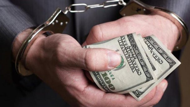 Житомирского прокурора взяли на горячем: требовал 2 тысячи долларов