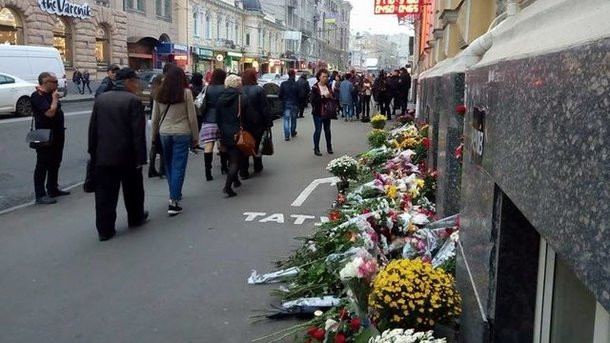 Смертельное ДТП с Зайцевой в Харькове: на место аварии пришли семьи погибших