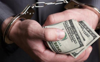 Житомирского прокурора взяли на горячем: требовал 2 тысячи долларов