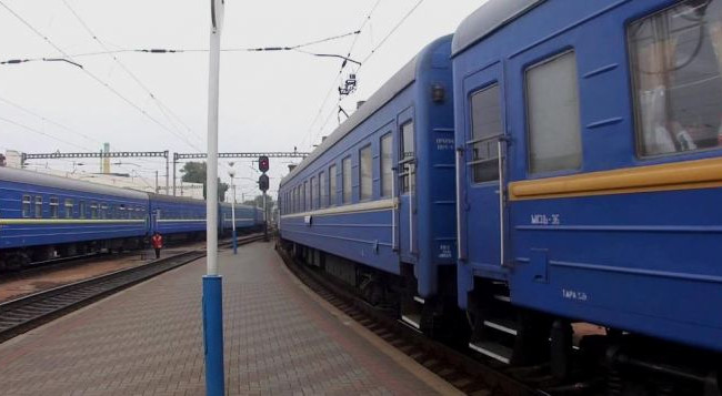 800 пассажиров сняли с поезда в Украине: есть подробности