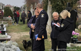 На кладбище под Львовом нашли мертвого младенца