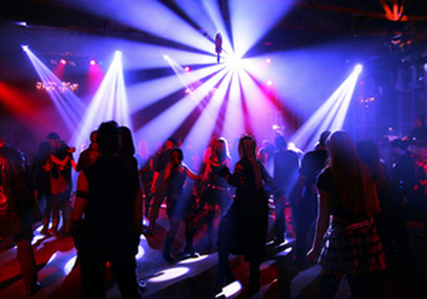 «Вышел из ночного клуба и умер»: молодой человек при загадочных обстоятельствах погиб в Днепре