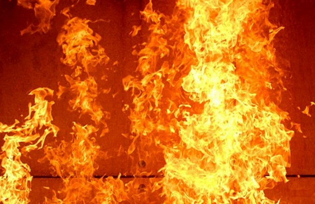 В Харькове масштабный пожар: горит большой склад зерна