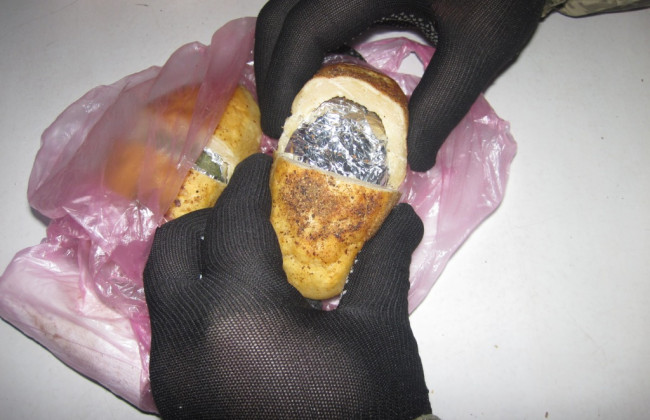 Пирожки с наркотиками передавали в СИЗО Харькова