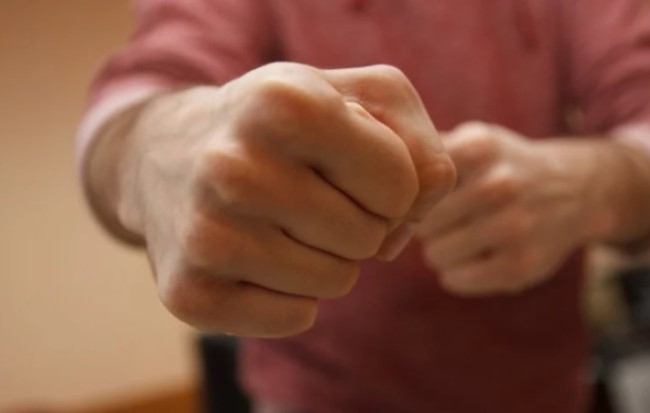 Стало нудно: на Дніпропетровщині студенти побили безхатників, є загиблий