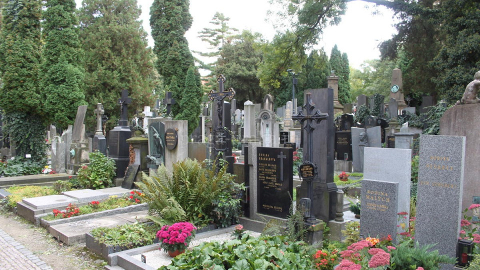 Страшная находка: труп мужчины нашли возле кладбища в Одессе