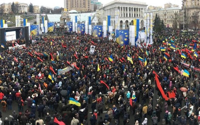 Вбивство активістів на Майдані: з'явилося нове відео з потраплянням куль і смертями людей