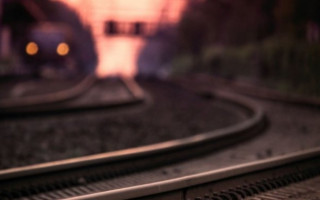 На Львівщині швидкісний потяг насмерть збив десятикласницю