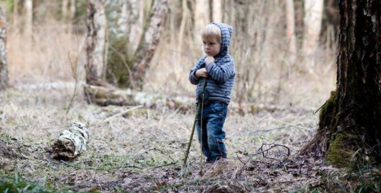 Чудом нашли: родители потеряли 2-летнего сына в лесу на Буковине