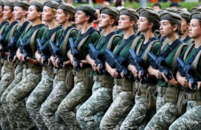 В Україні набув чинності закон про рівні права жінок і чоловіків у ЗСУ