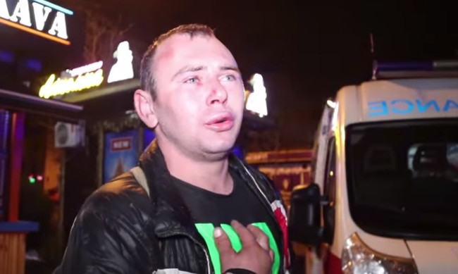 В центре Киева мужчина покусал двоих человек