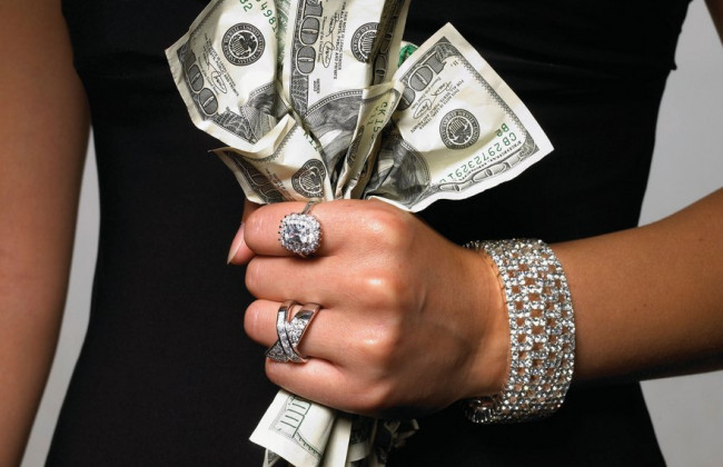 Боевики на Донбассе задержали «главного ревизора»: есть подробности