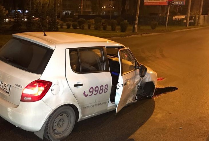 Пьяное ДТП в Киеве: водитель Subaru протаранил такси