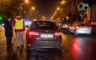 Тройное ДТП в Киеве: один из автомобилей пытались сжечь